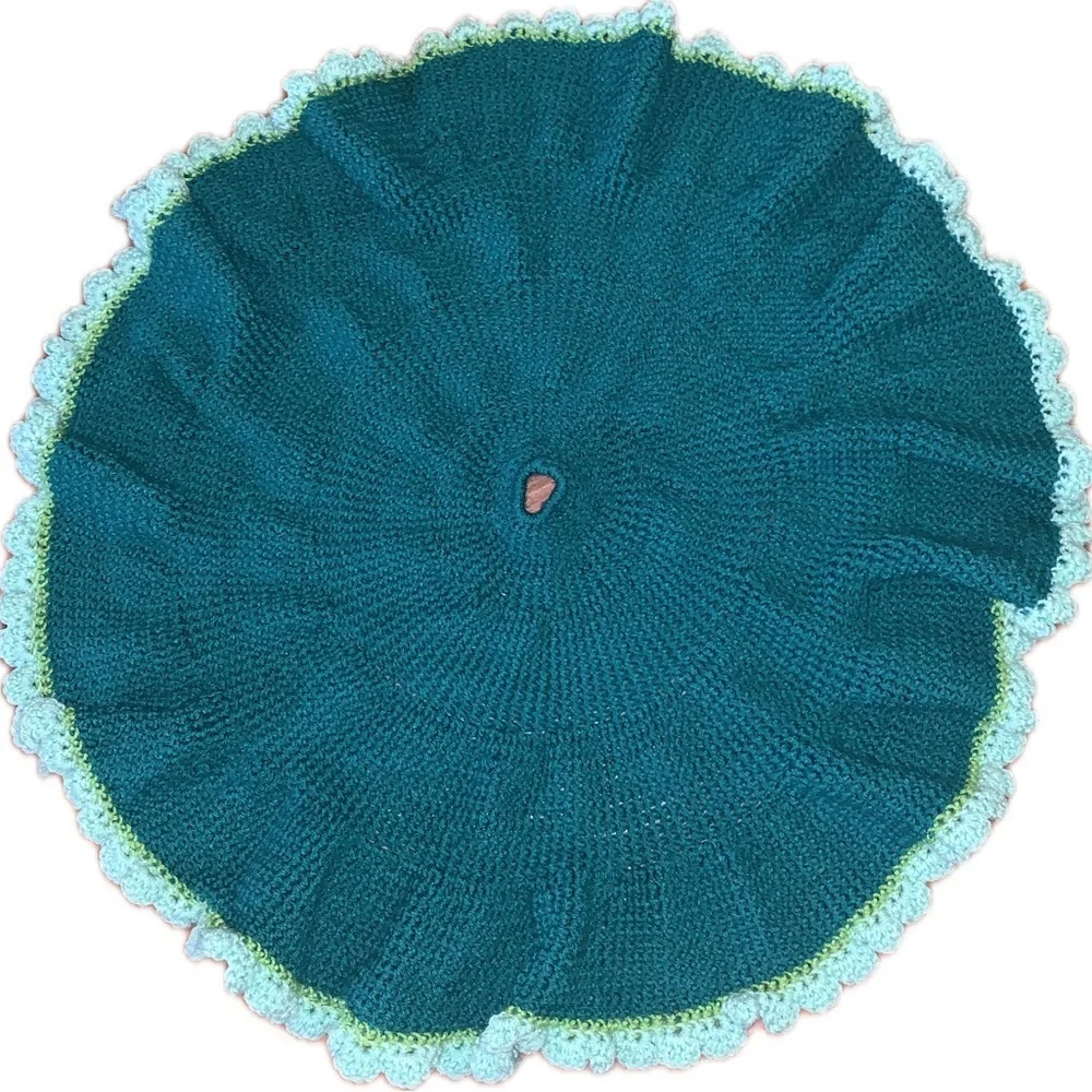 Handmade Scalloped Ruffle Teal Blue Green Crochet Christmas Tree Skirt 29”